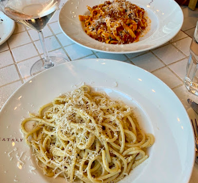 La Pizza & La Pasta signature dishes Margherita "A Ruota Di Carro
Cacio e Pepe Pasta
Tagliolini Al Ragù Bianco